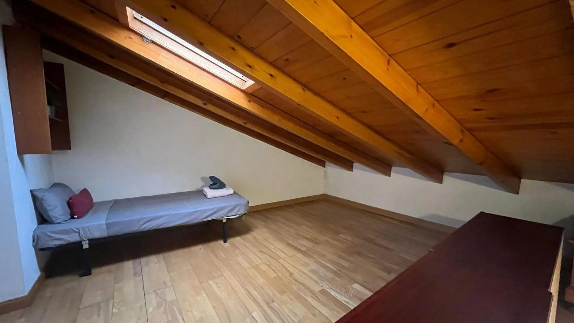 Malaga Centre Wood & Light Apartment